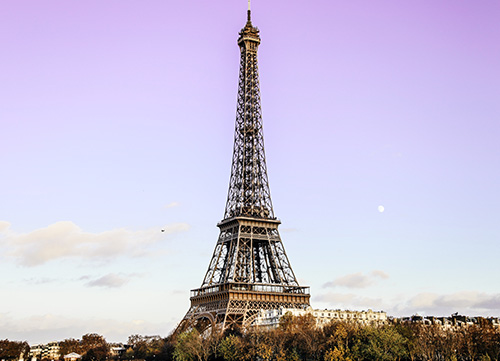 photo of the eiffel tower in paris